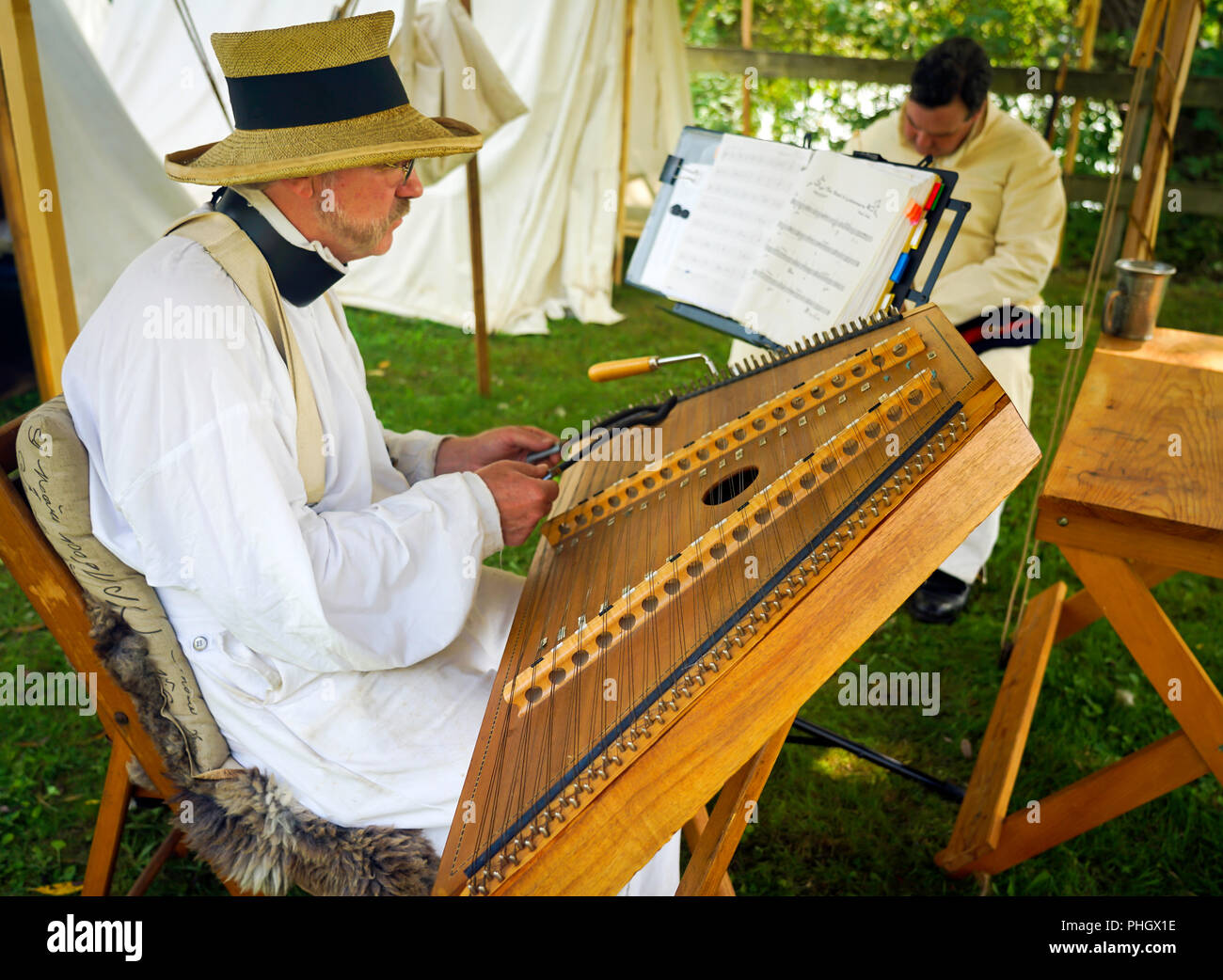 Hammered Dulcimer High Resolution Stock Photography and Images Alamy