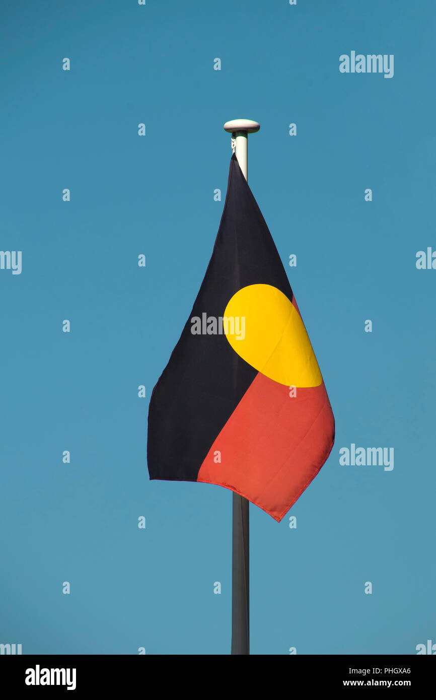 Plante træer Barmhjertige Solrig Sydney Australia May 26 2018, Australian Aboriginal Flag flying in light  breeze Stock Photo - Alamy