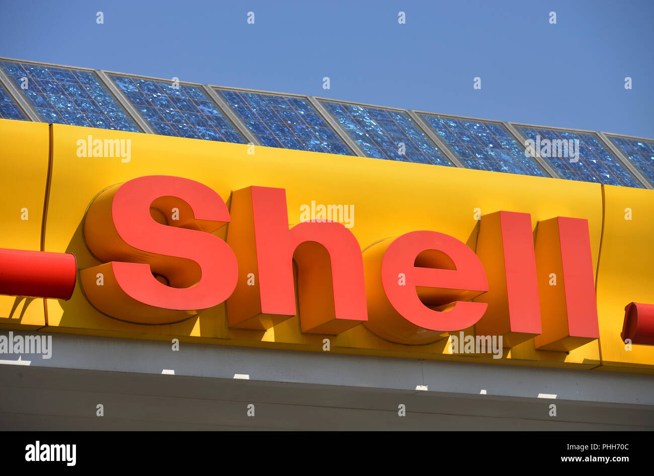 Tankstelle germany hires stock photography and images Alamy