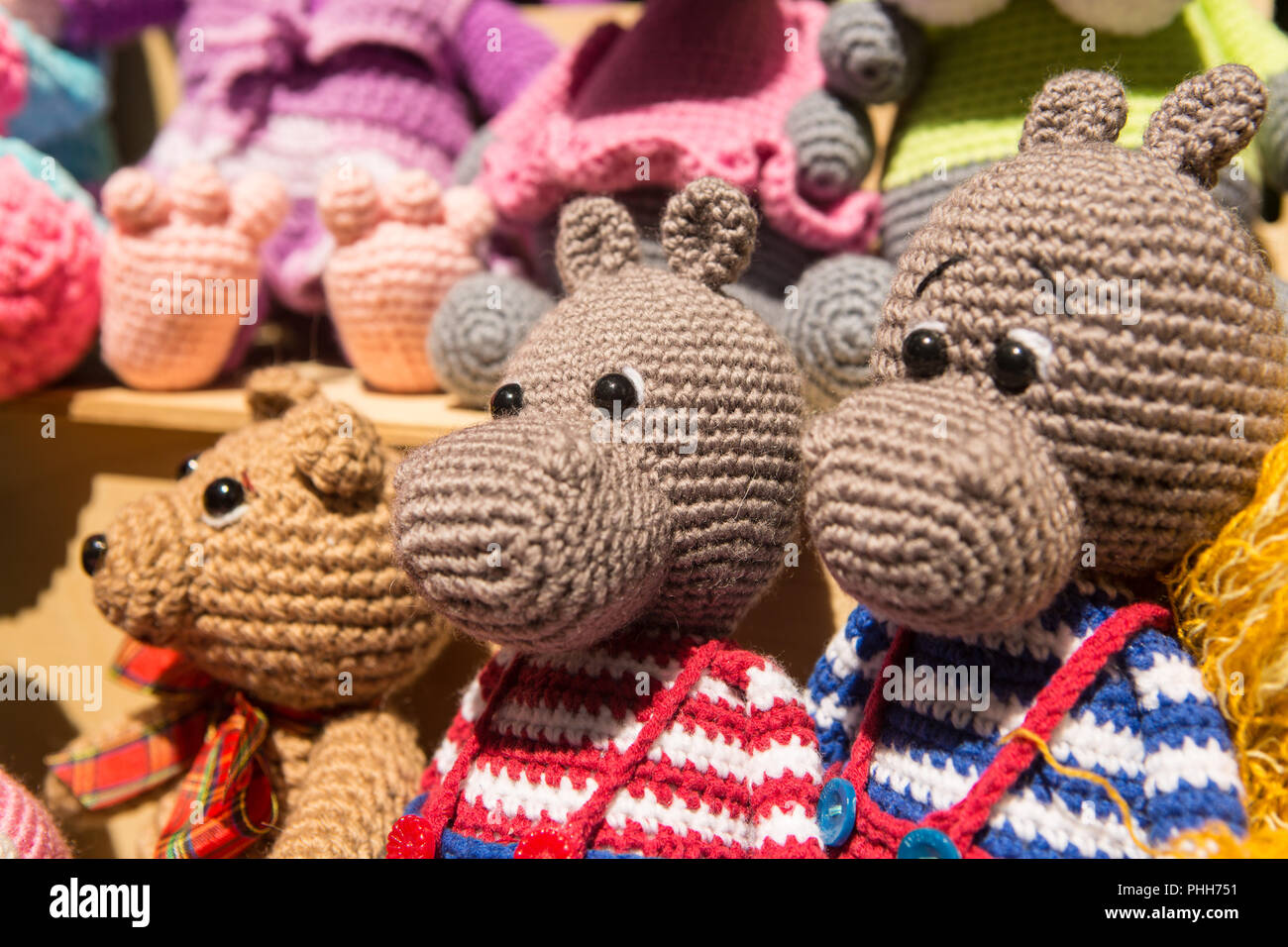 how to sew knitted toys together