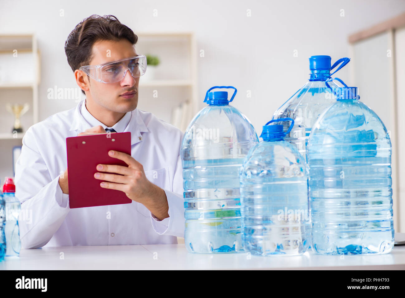 Lab assistant testing water quality Stock Photo - Alamy