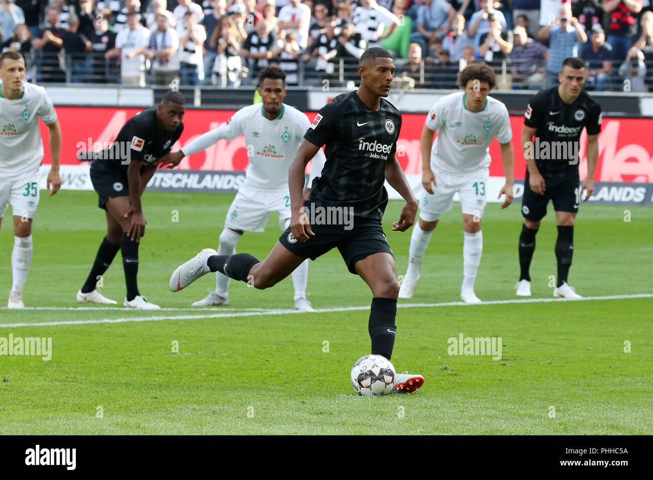01 09 18 Hesse Frankfurt Soccer Bundesliga Eintracht Frankfurt Werder Bremen 2nd Matchday In Commerzbank Arena Sebastien Haller From Frankfurt In Front Scores 1 1 Per Penalty Kick Photo Thomas Frey Dpa Important Notice Dfl