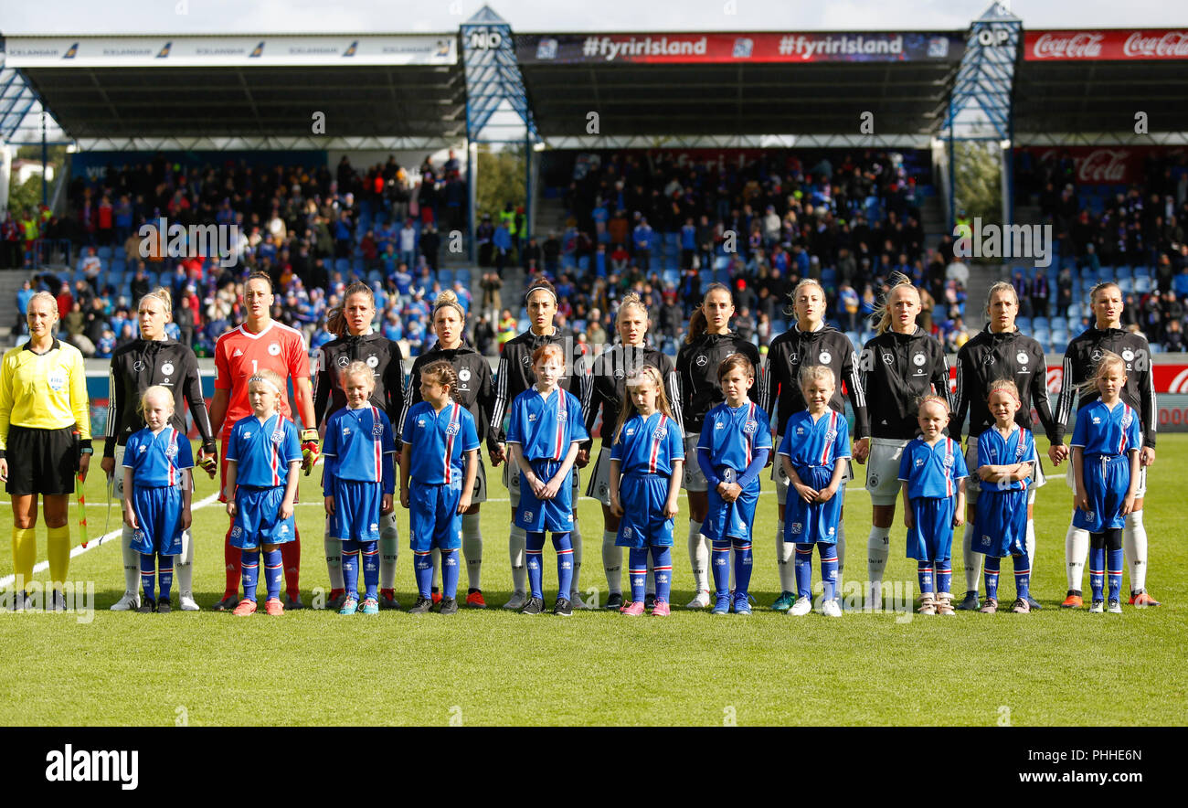 01.09.2018, Iceland, Reykjavik: Football, Women: World Cup Qualification, Europe, Group Stage, Group 5, Matchday 9: Iceland - Germany at Laugardalsvöllur Stadium. The German team Germany before the game begins. Photo: Brynjar Gunnarsson/dpa Stock Photo