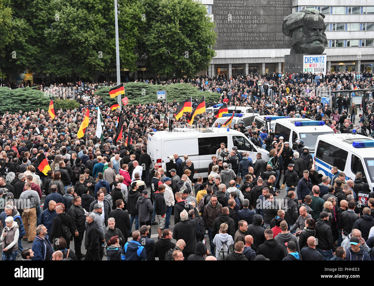 Chemnitz, Germany. 01st Sep, 2018. 01.09.2018, Saxony, Chemnitz:  Participants of the demonstration of AfD and the xenophobic alliance  Pegida, to which also the participants of the rally of the right-wing  populist citizen