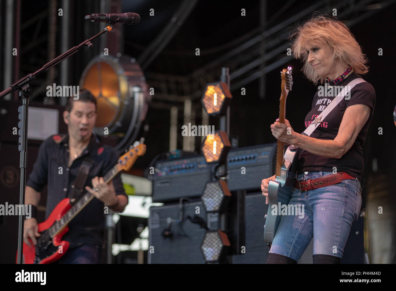 Chrissie hynde jim kerr hi-res stock photography and images - Alamy