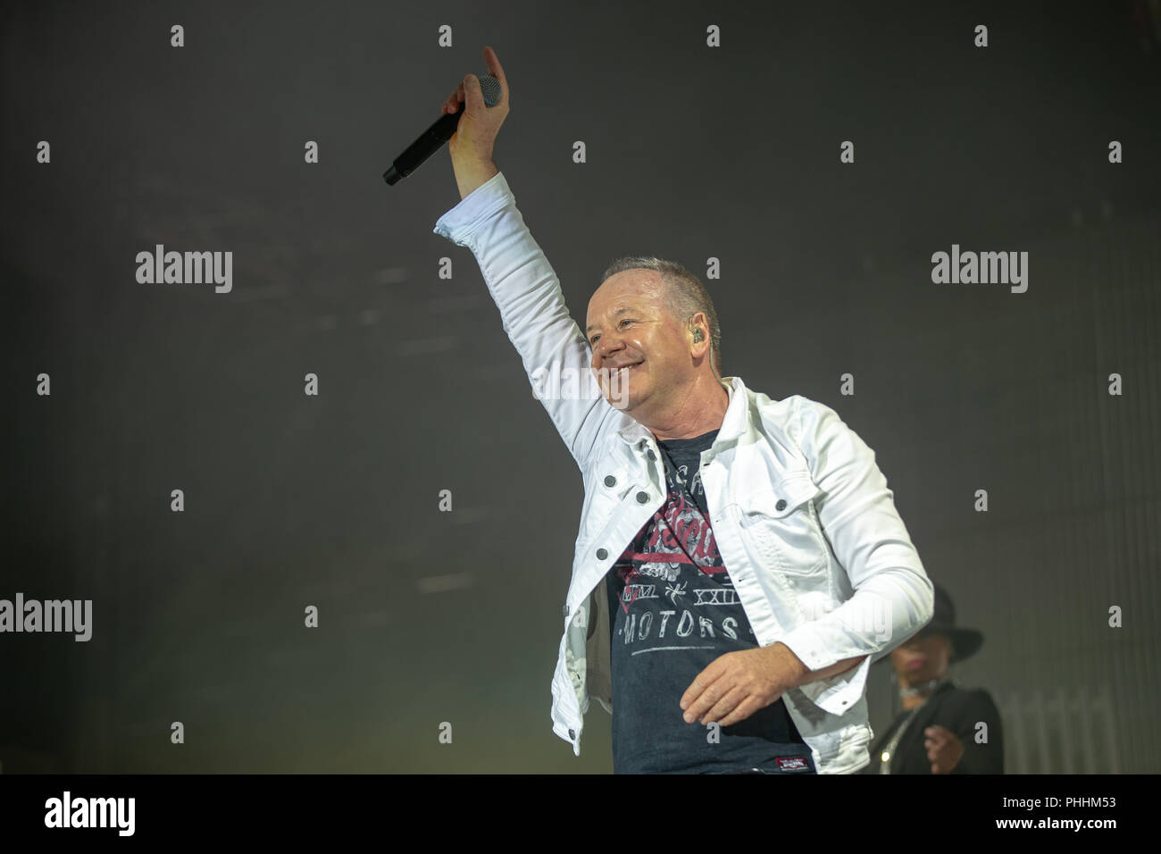 Jim kerr chrissie hynde hi-res stock photography and images - Alamy