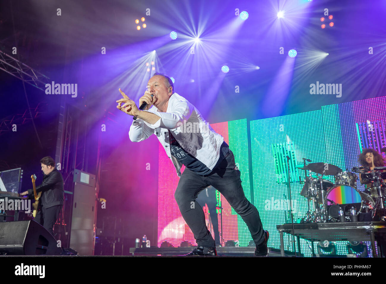 Jim kerr chrissie hynde hi-res stock photography and images - Alamy