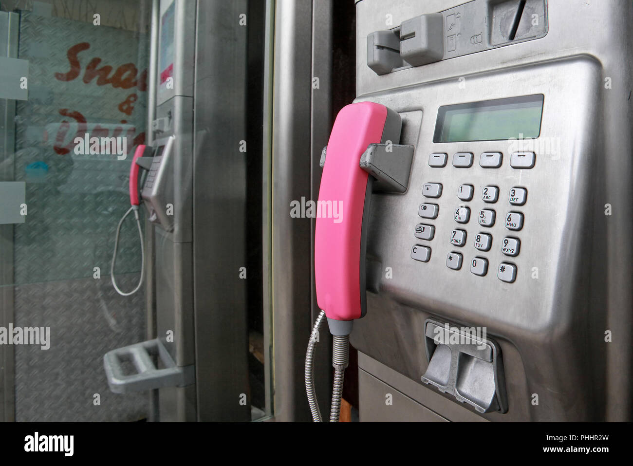 Pink telephone hi-res stock photography and images - Alamy