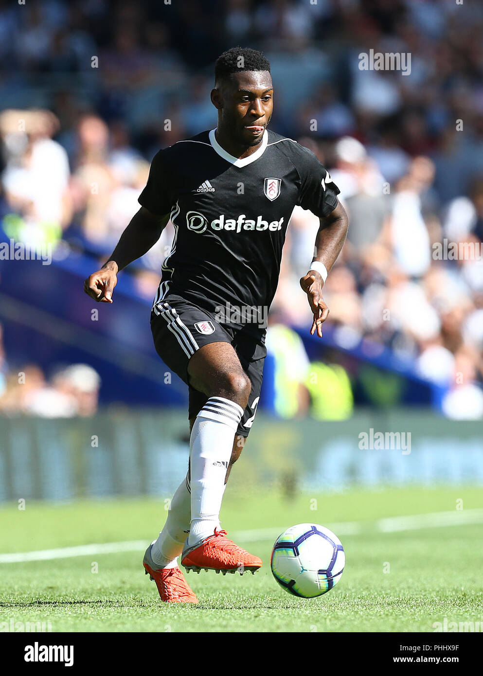 Fulham's Timothy Fosu-Mensah during the Premier League match at the AMEX Stadium, Brighton. PRESS ASSOCIATION Photo. Picture date: Saturday September 1, 2018. See PA story SOCCER Brighton. Photo credit should read: Gareth Fuller/PA Wire. RESTRICTIONS: No use with unauthorised audio, video, data, fixture lists, club/league logos or 'live' services. Online in-match use limited to 120 images, no video emulation. No use in betting, games or single club/league/player publications. Stock Photo
