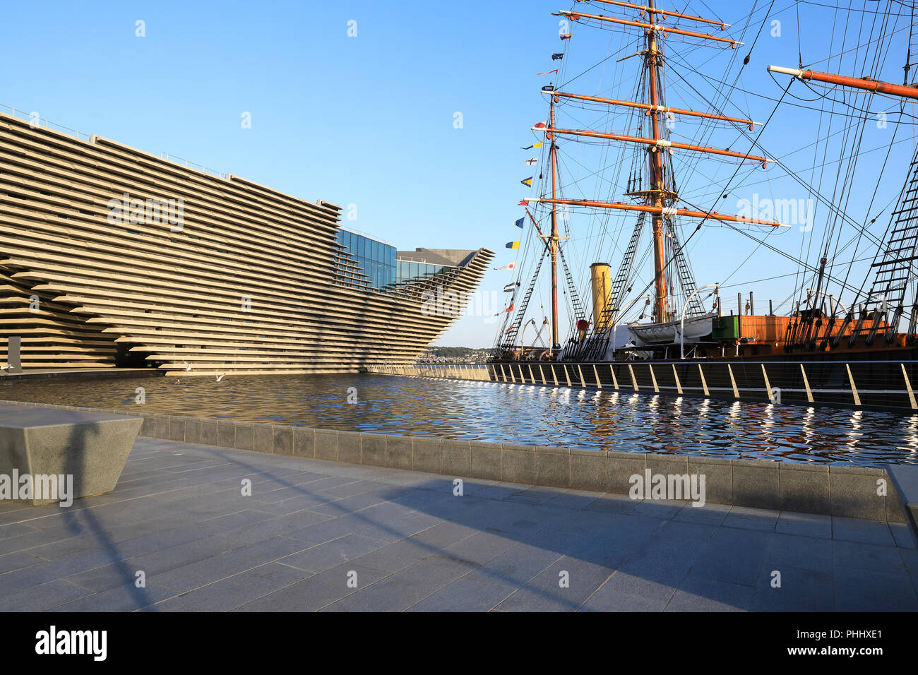 The RRS Discovery ship with Kengo Kuma's new V&A Dundee behind, on the ...