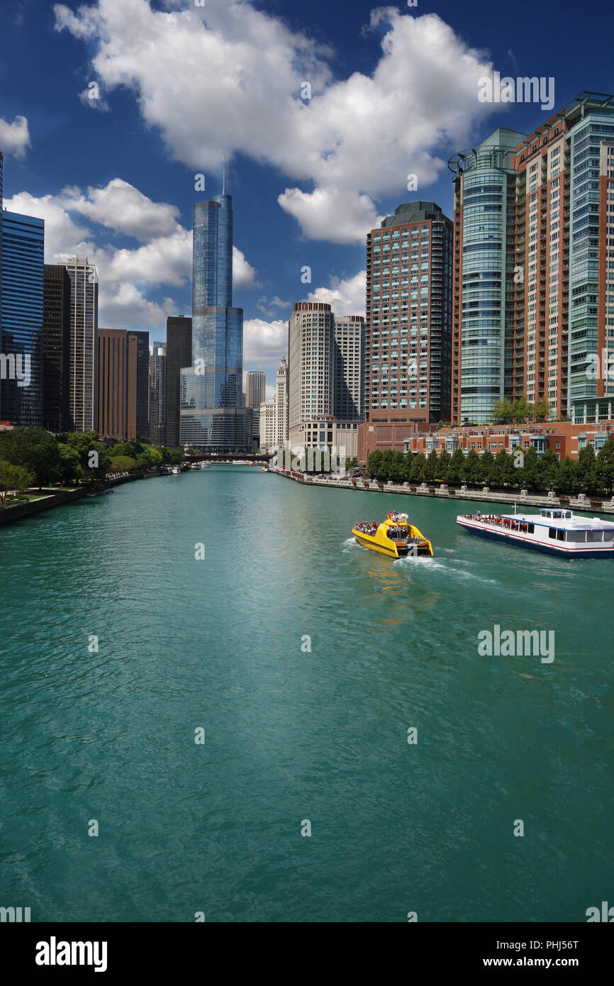 Chicago tour hi-res stock photography and images - Alamy