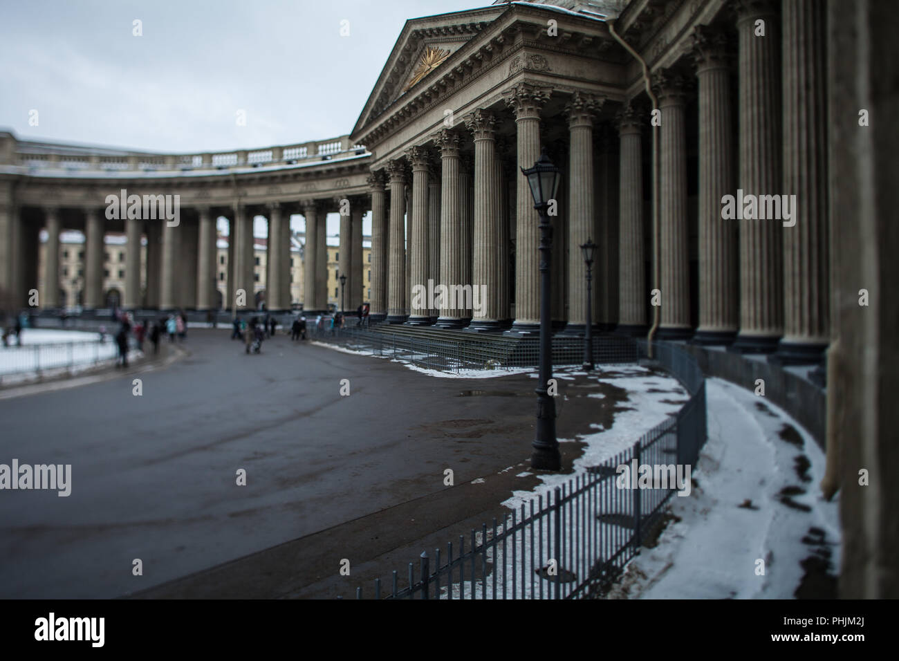Sunday townspeople go to Kazan Cathedral Stock Photo