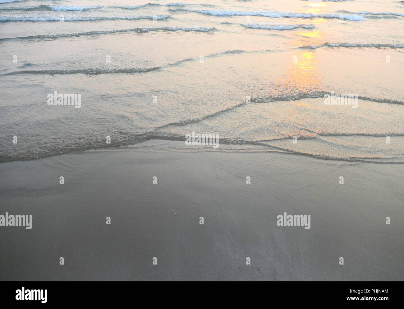 Sunset paradise waves hi-res stock photography and images - Alamy