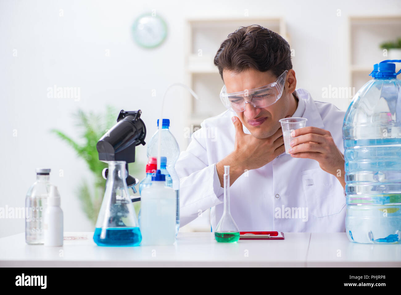 Lab assistant testing water quality Stock Photo Alamy