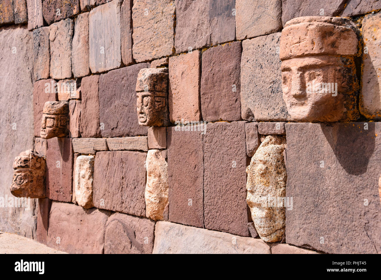 Face tiahuanaco hi-res stock photography and images - Alamy