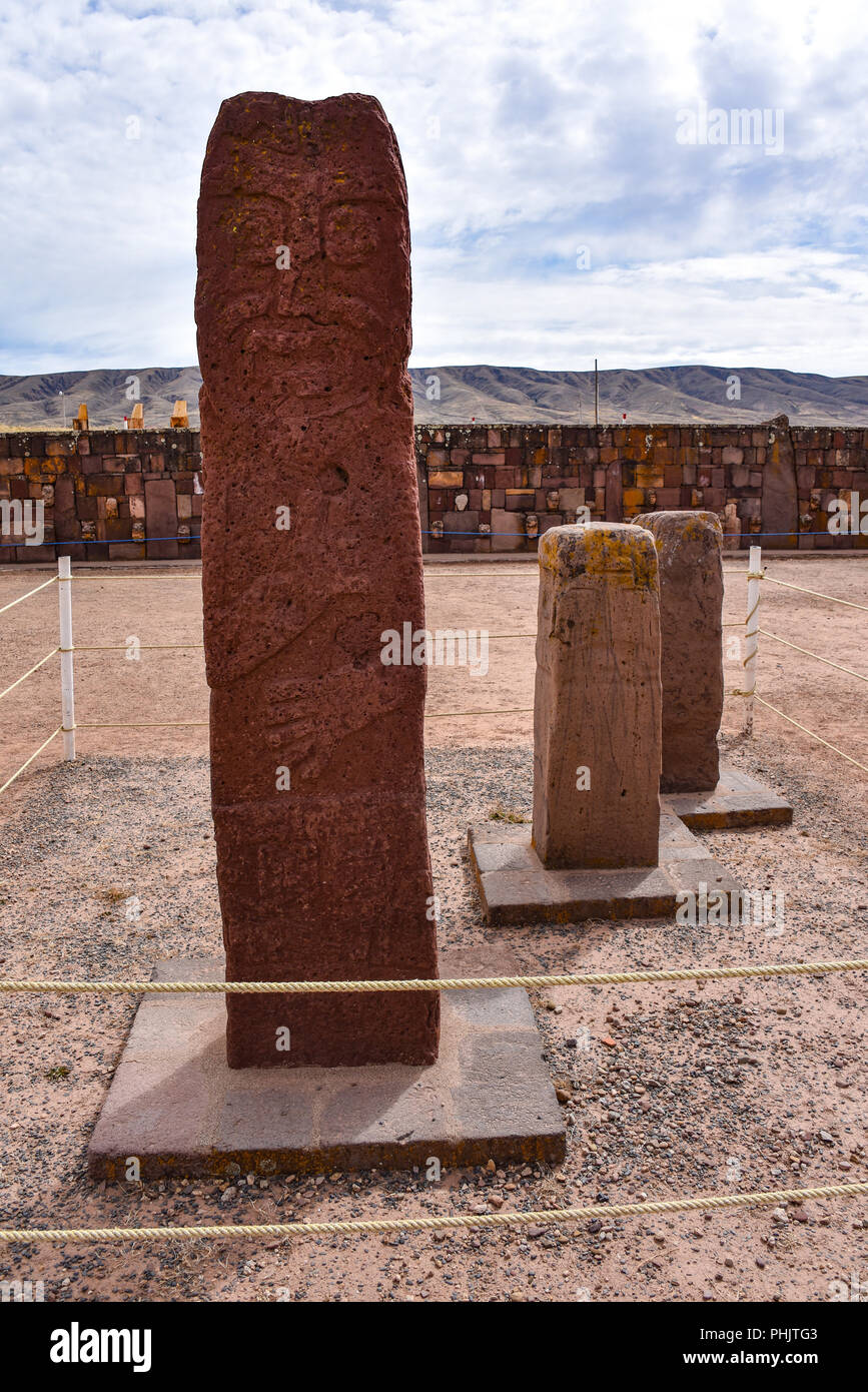 Semi-subterranean temple with the Ponce monolith visible in the Kalisasaya gateway. Tiwanaku archaeological site, La Paz, Bolivia Stock Photo