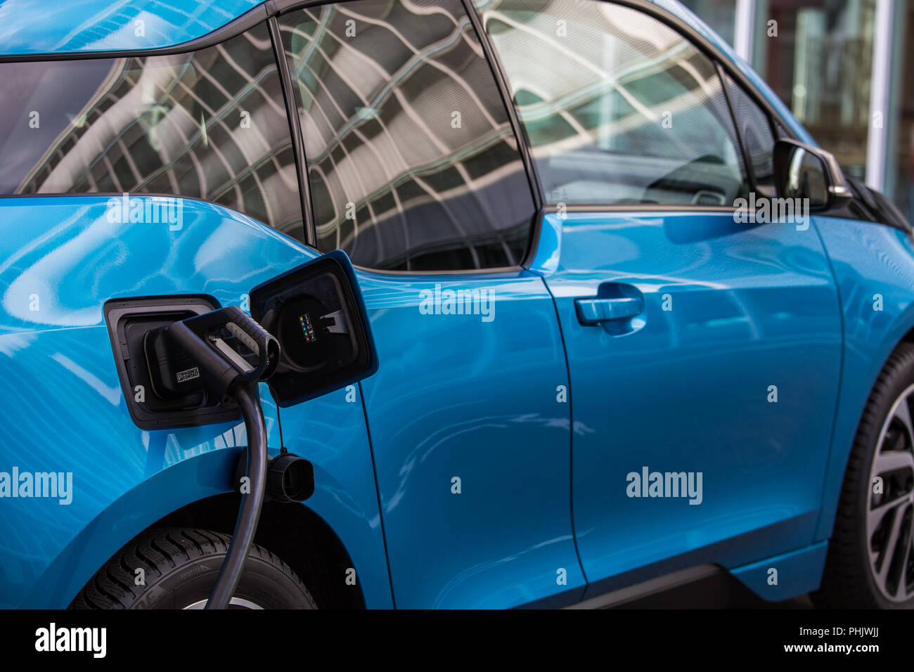 Power supply for electric car charging. Electric car charging station