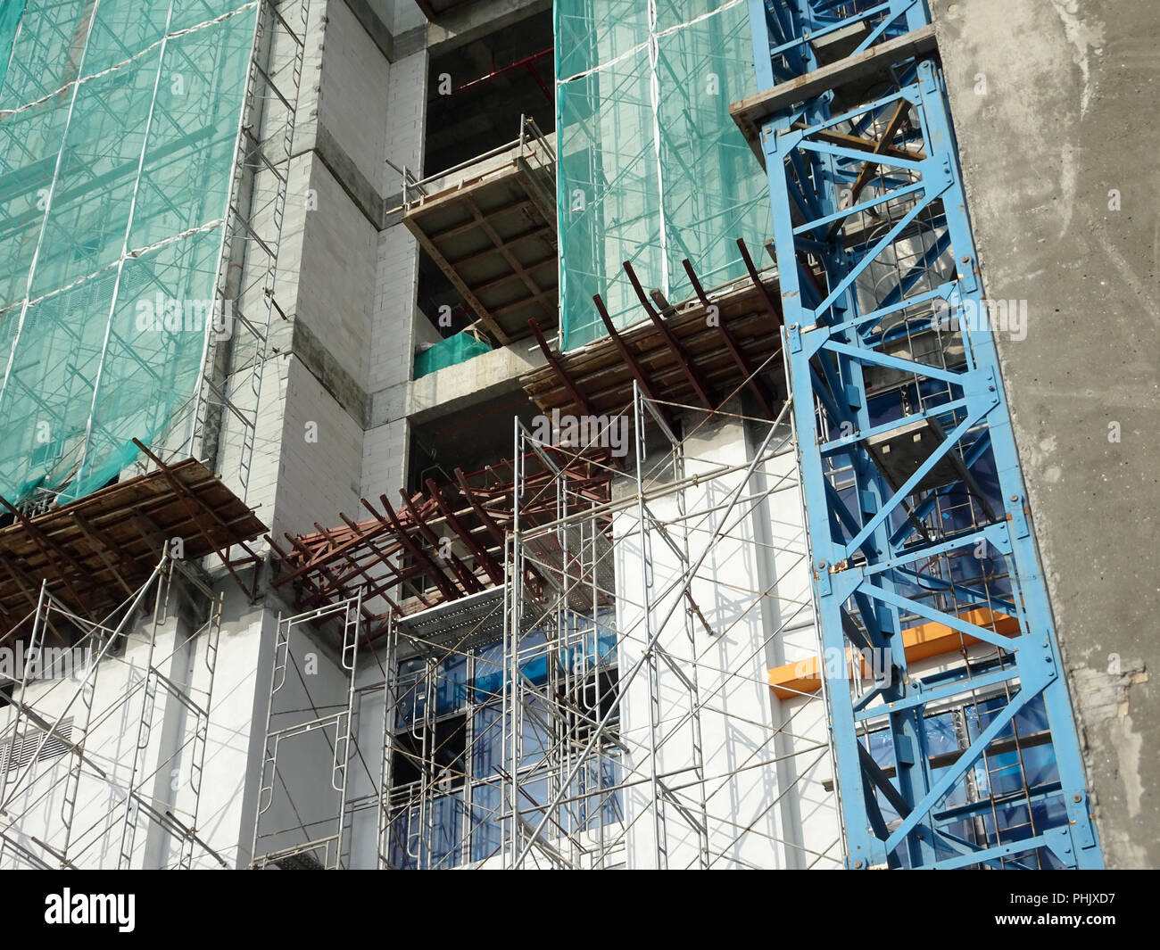 Catch platform or other construction projection from the face of a