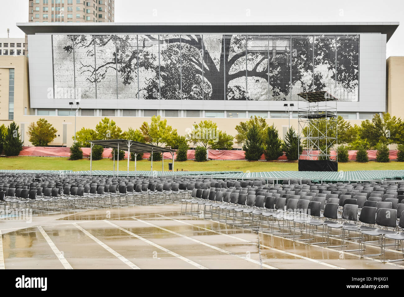 RALEIGH, NORTH CAROLINA NOVEMBER 4, 2017 Oak tree mural in Raleigh