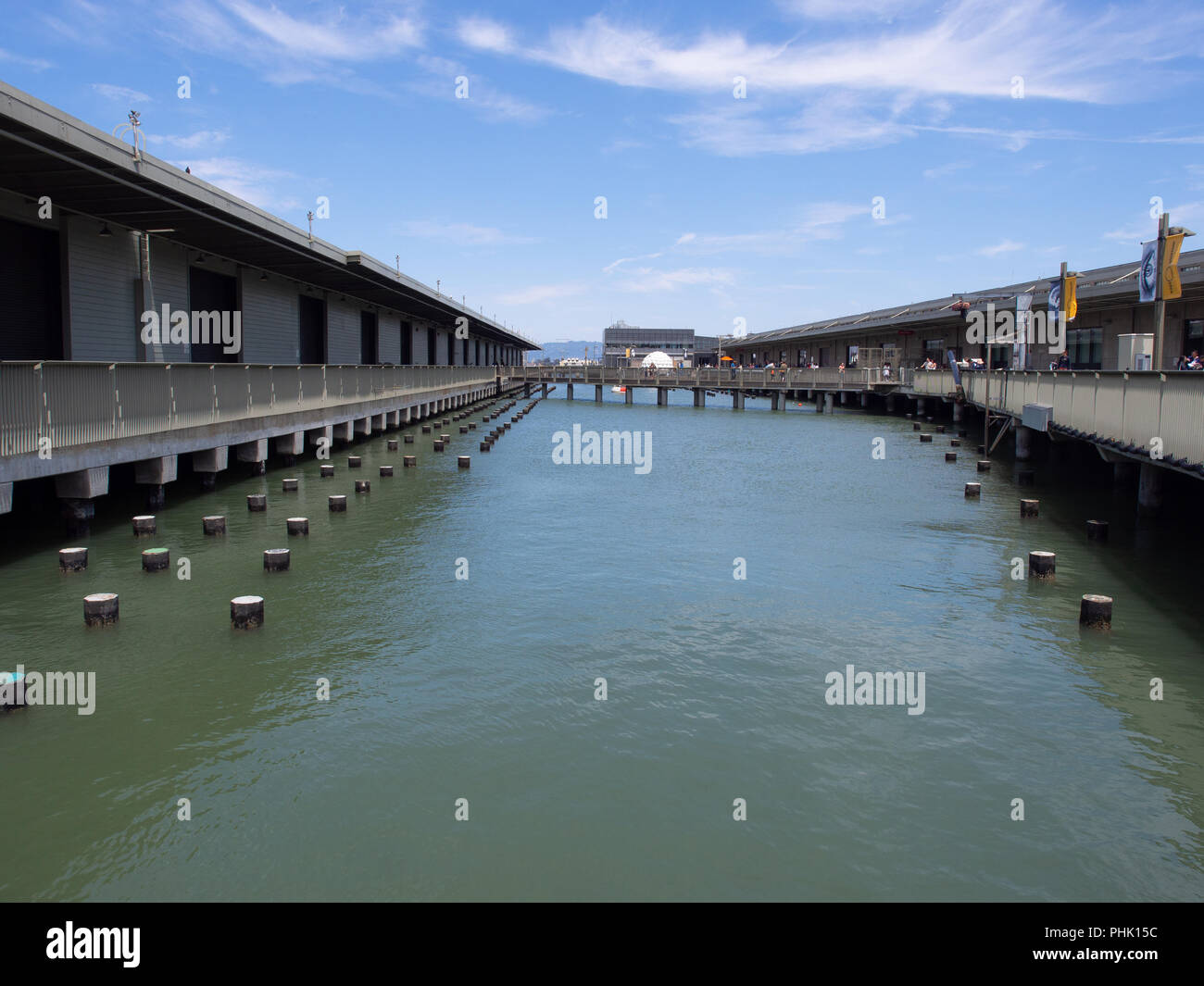 Waterfront wharf hi-res stock photography and images - Alamy