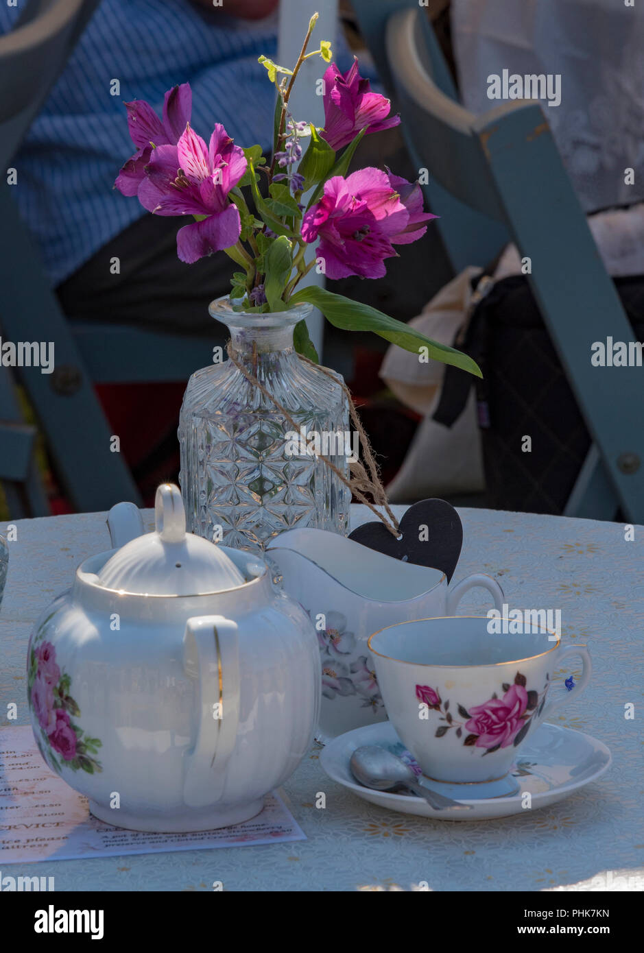 Fine bone china tea set hires stock photography and images Alamy