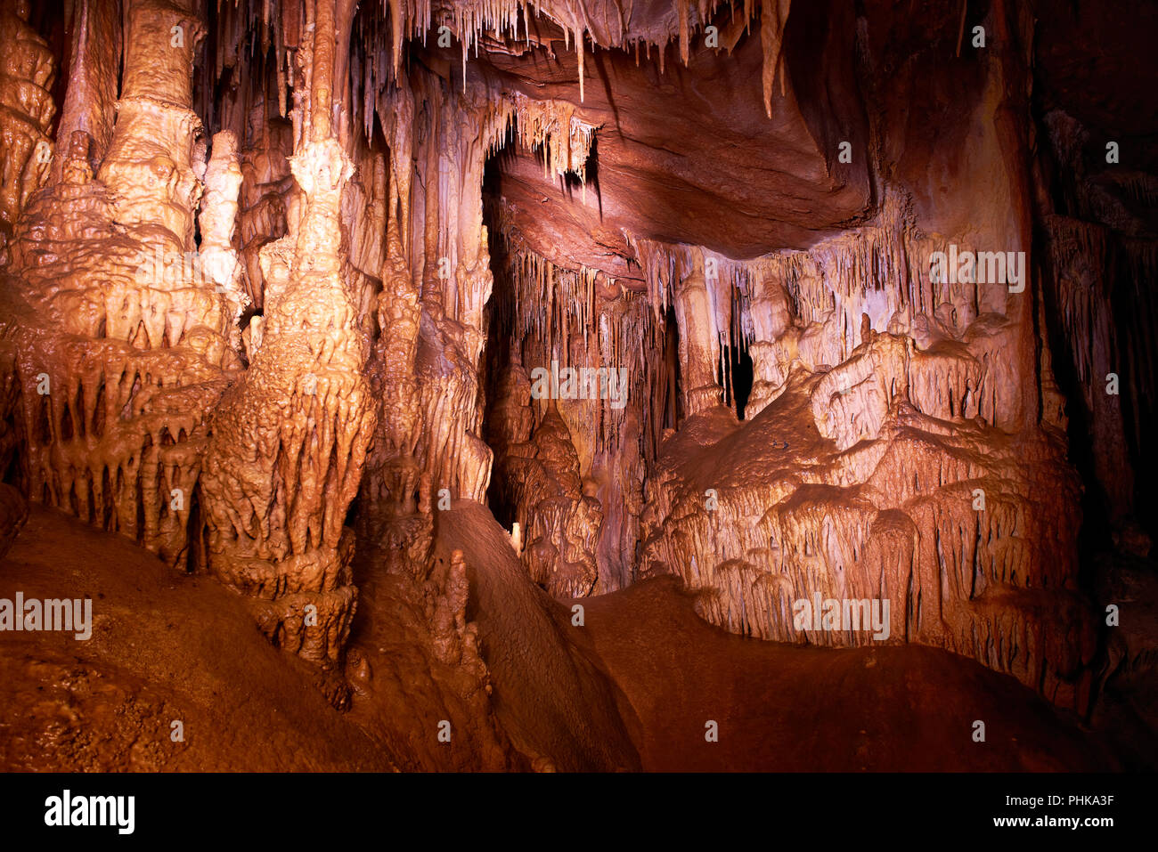 Cave dark hi-res stock photography and images - Alamy