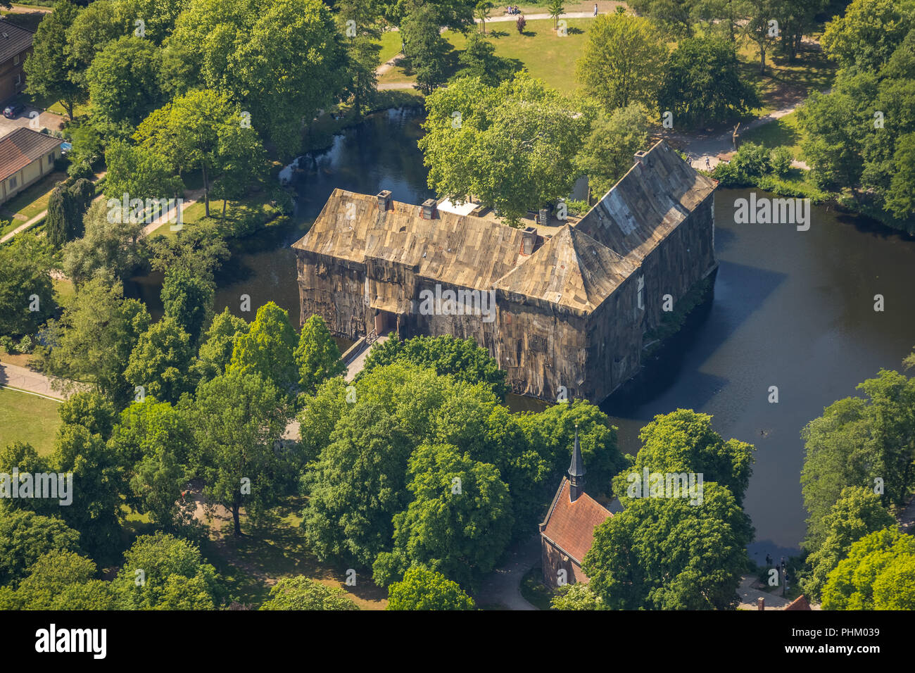 , Aerial view, Emschertal-Museum Schloss Strünkede, art action by Ghanaian artist Ibrahim Mahama, lining of Strünkede Castle with jute bags to mark th Stock Photo