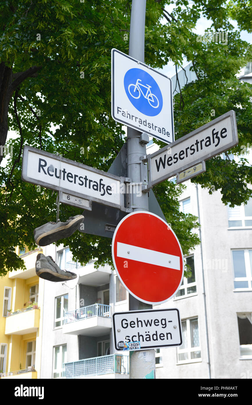Strassenschilder High Resolution Stock Photography and Images - Alamy