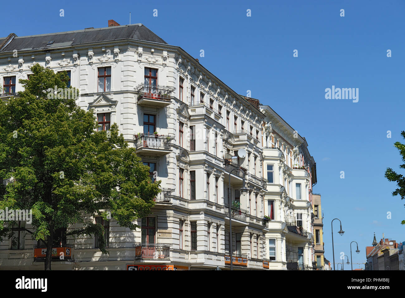 Altbauten, Karl-Marx-Strasse, Neukoelln, Berlin, Deutschland Stock Photo