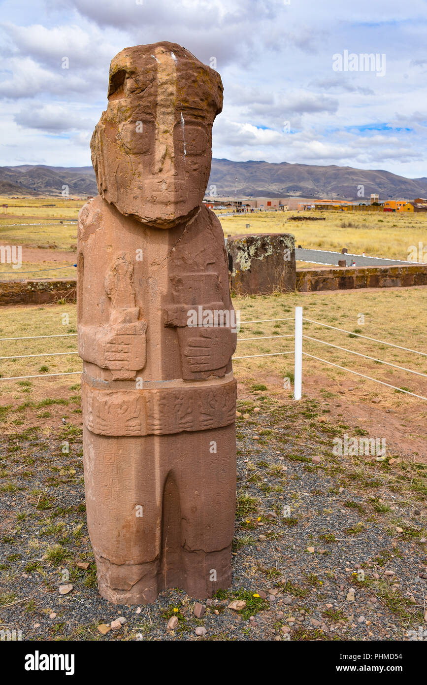 The ancient 'El Fraile' monolith at the Tiwanaku archeological site, near La Paz, Bolivia Stock Photo