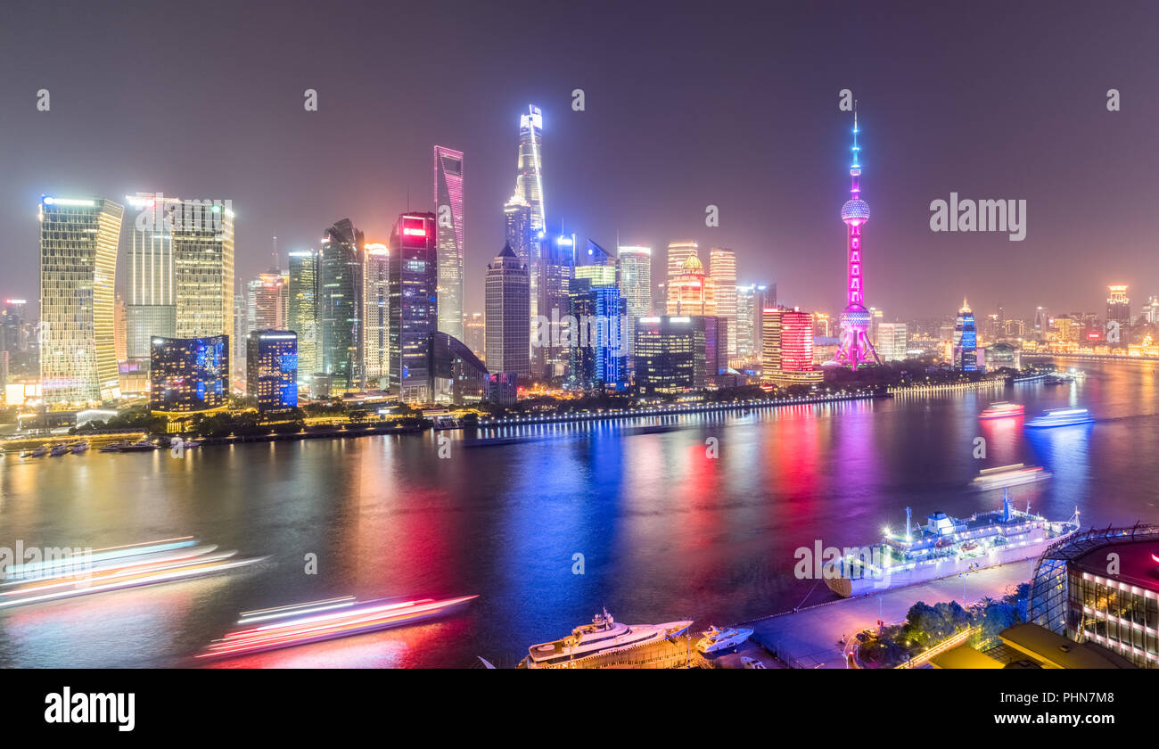 Shanghai skyline and boat hi-res stock photography and images - Alamy