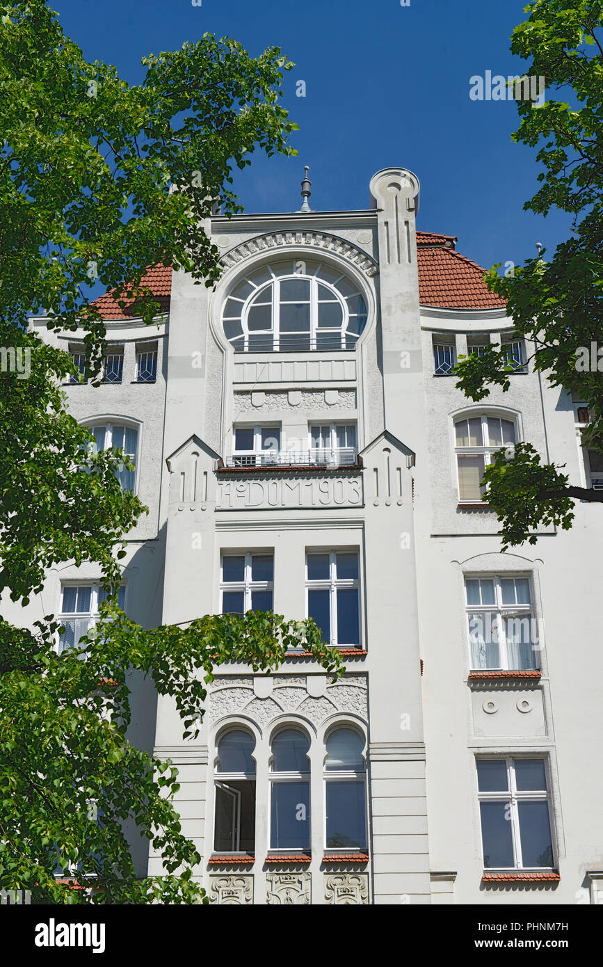 Haus, Richardplatz, Boehmisches Viertel, Neukoelln, Berlin, Deutschland Stock Photo