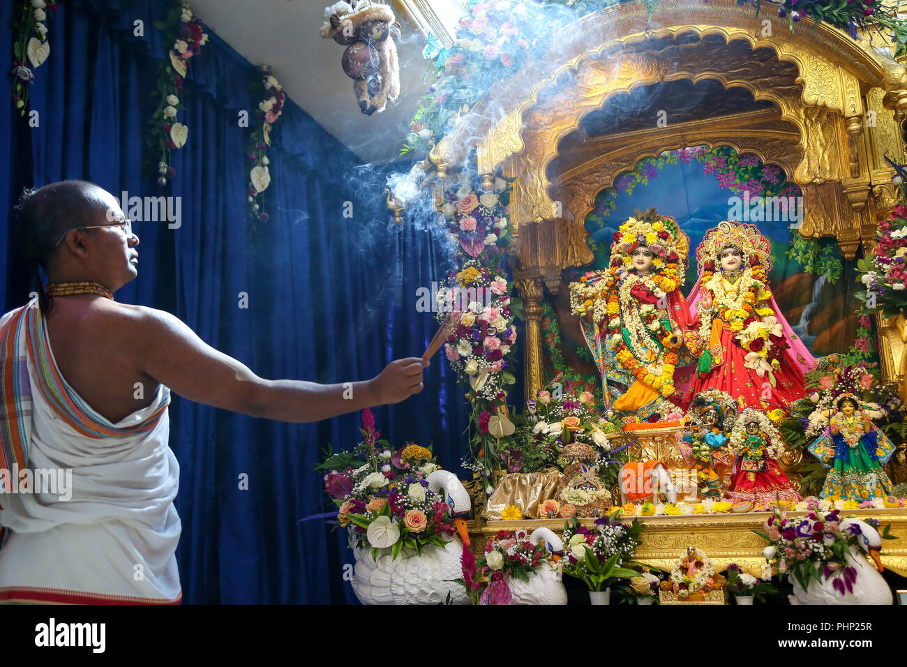 Watford Rathayatra – Bhaktivedanta Manor – Hare Krishna Temple Watford