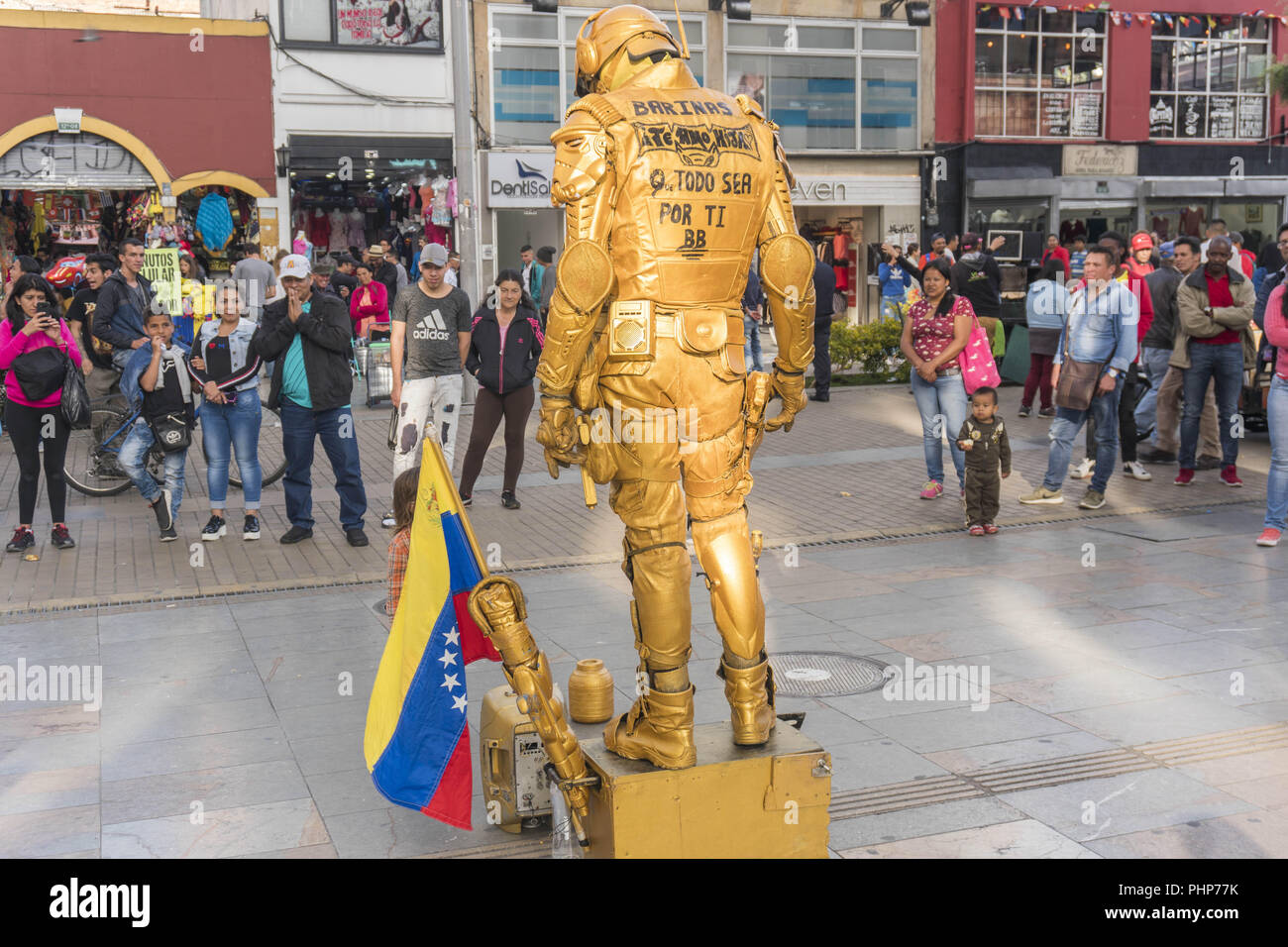 Barinas, Venezuela. 1 September 2018.  It is called ''Call of Dutty Dance'' the robotic soldier, is a person from Barinas, Venezuela who came to the city of Bogota to earn money in a different way in one of the most important avenues of the city of BogotÃƒÂ¡, due to the crisis in his country Credit: Daniel Garzon Herazo/ZUMA Wire/Alamy Live News Stock Photo