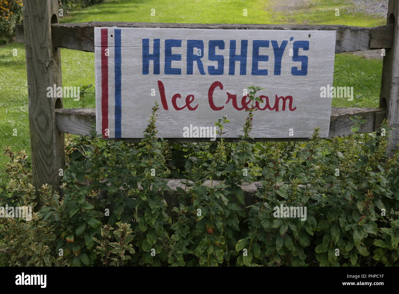 Antique milk sign hi-res stock photography and images - Alamy