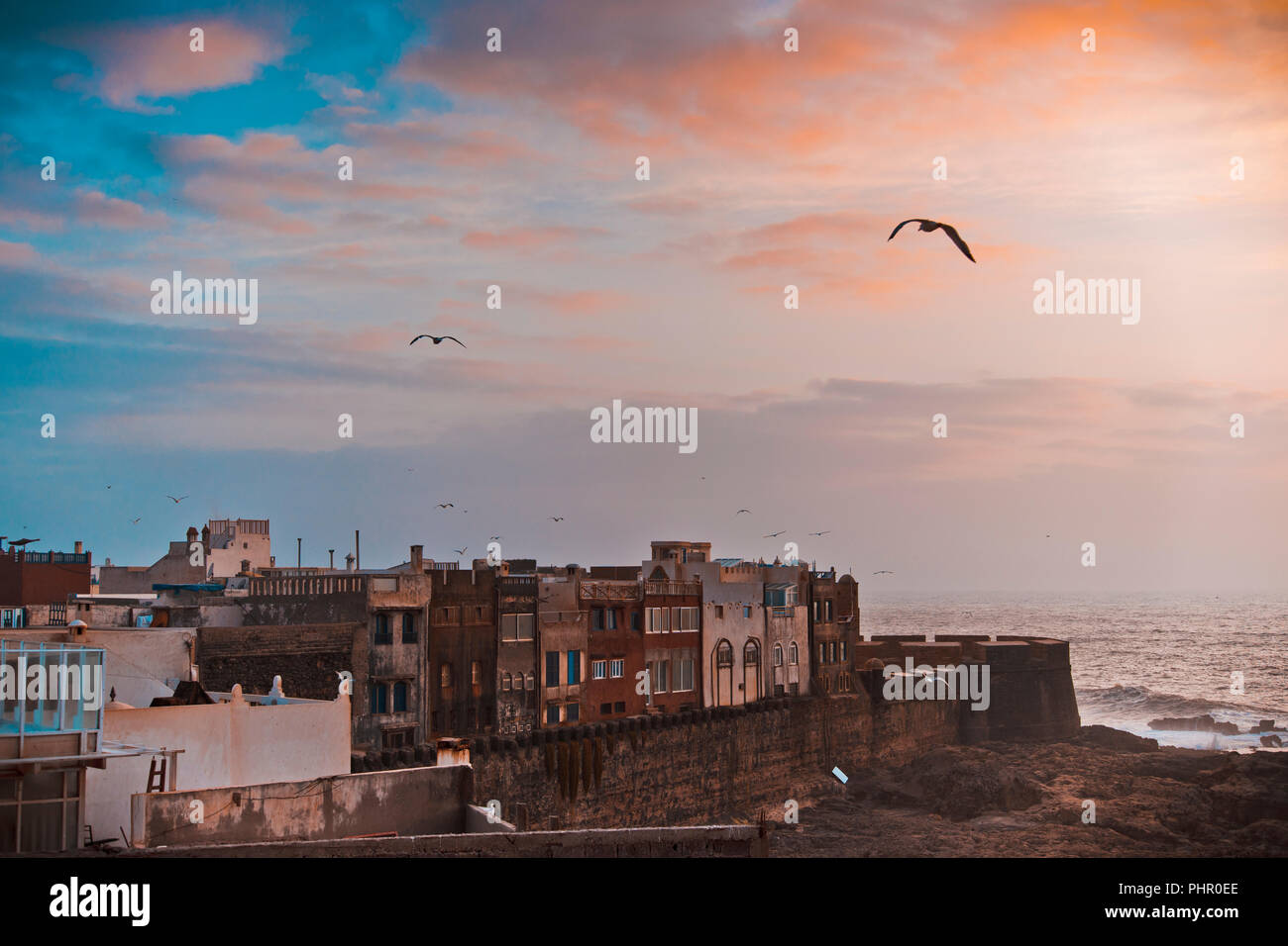 Panorama der  Hafenstadt Essaouira an der Atlantikküste in Marokko Stock Photo