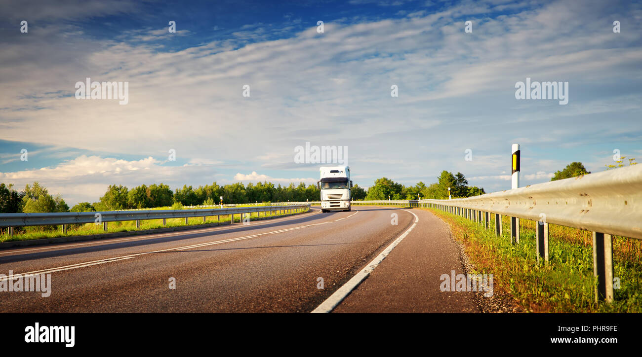 Delivery lorry on country road hi-res stock photography and images - Alamy