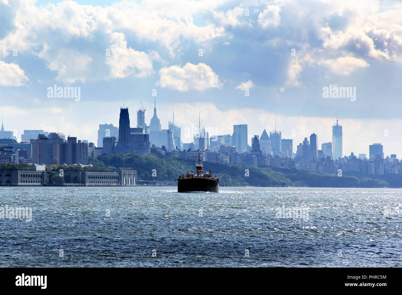 Nyc Rivers The vessel new york dramatic hi-res stock photography and images - Alamy
