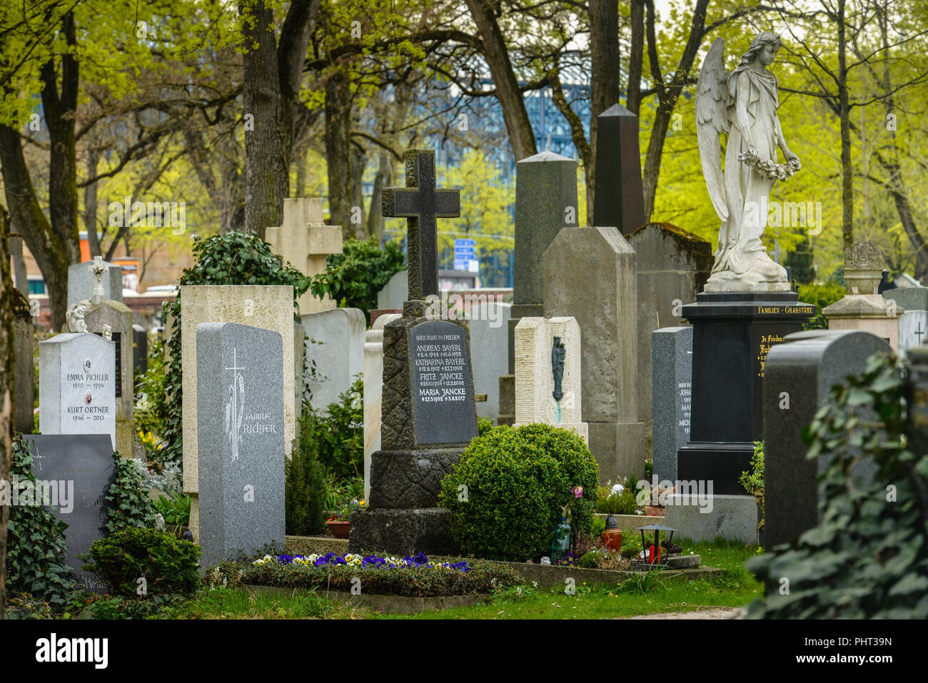 Nordfriedhof, Ungererstrasse, Muenchen, Bayern, Deutschland Stock Photo