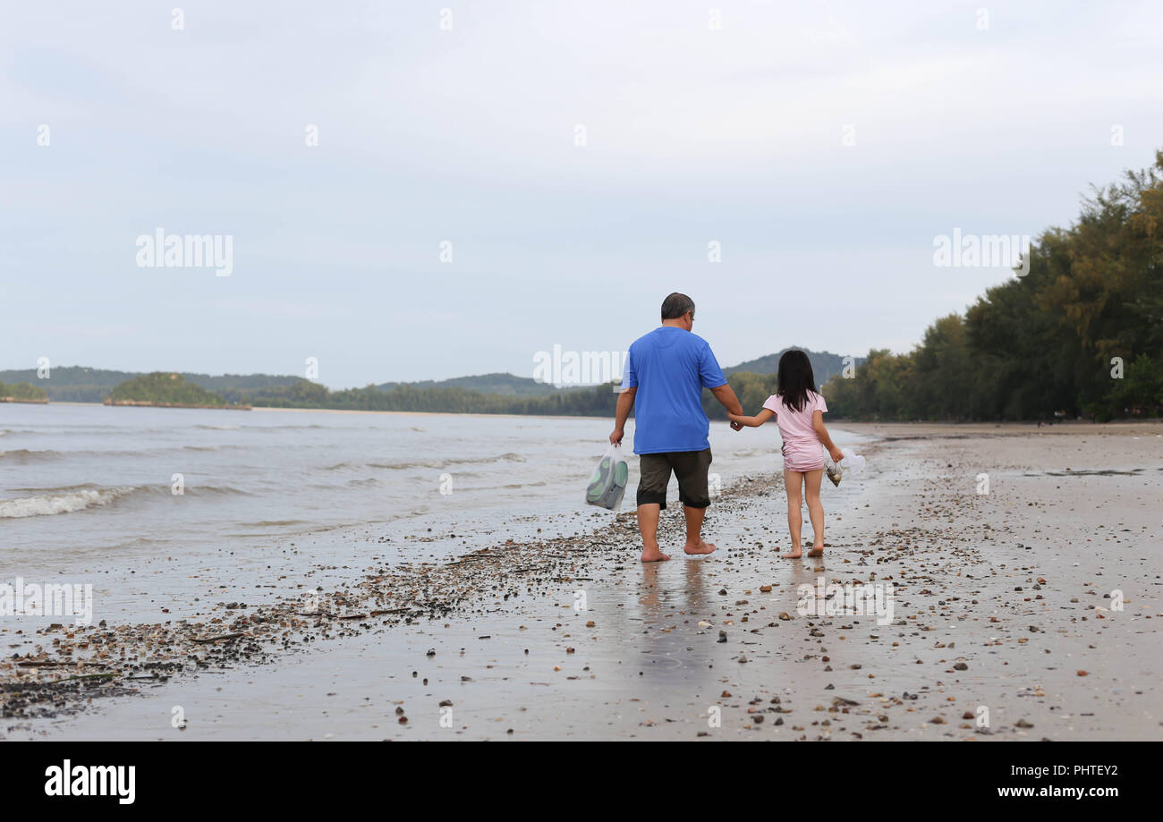 Download Grandad Grandfather Grandpa Beach High Resolution Stock Photography And Images Alamy