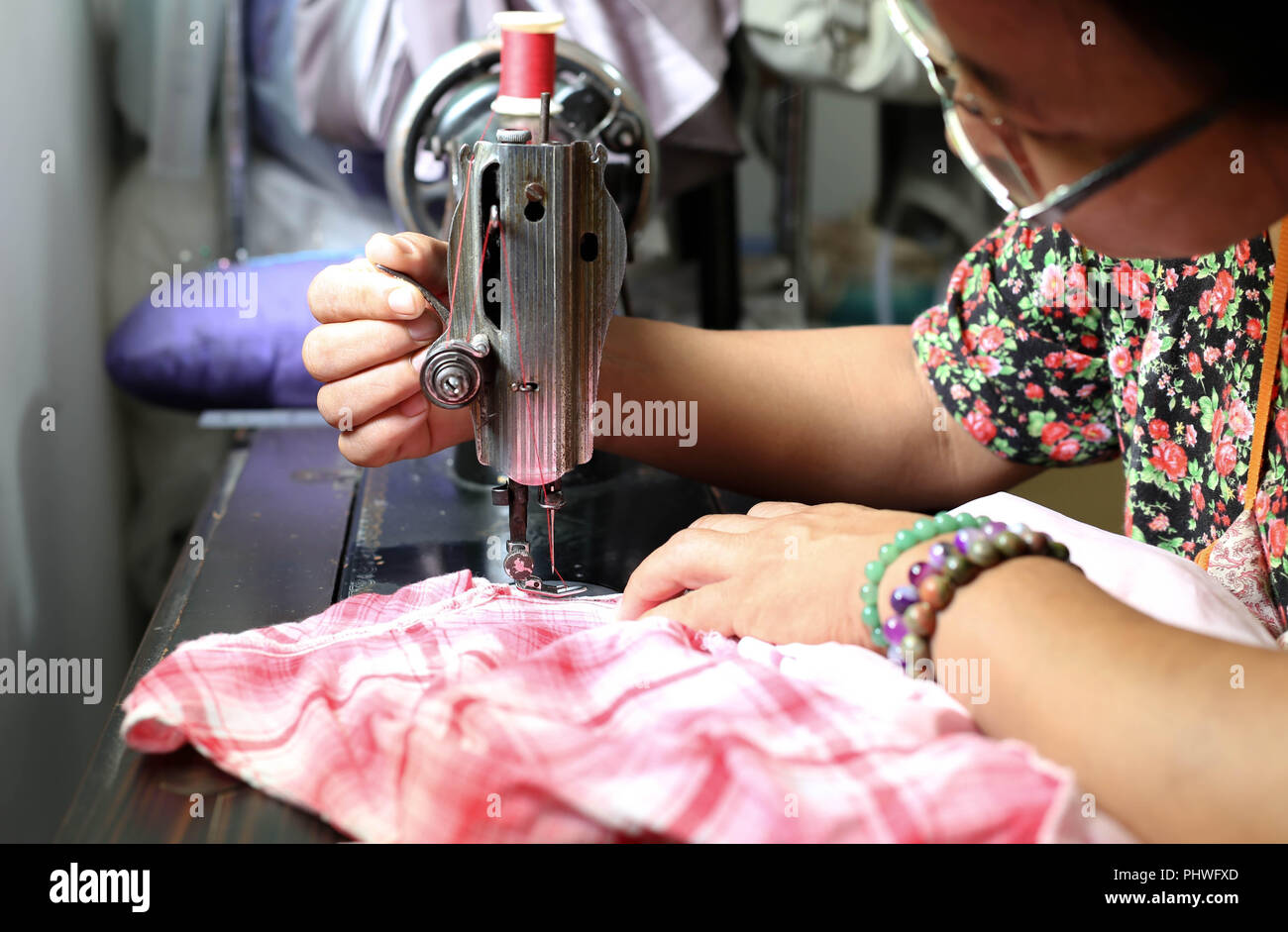 Threading needle hires stock photography and images Alamy