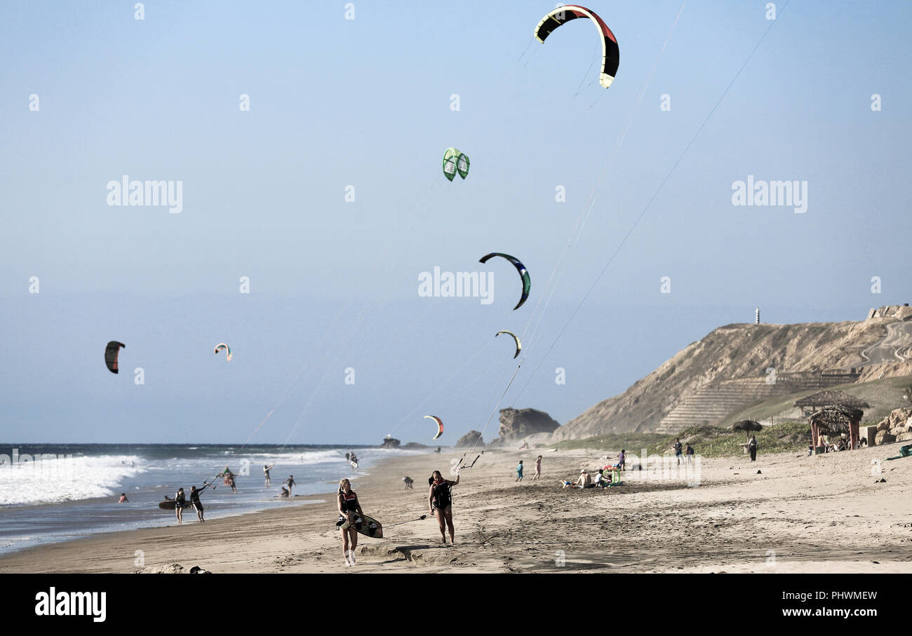 Kitesurfing at Playa Santa Marianita, Ecuador Stock Photo Alamy