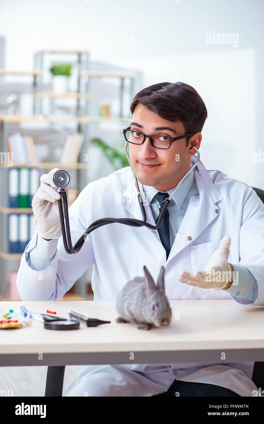 Checking showing pulse hi-res stock photography and images - Alamy