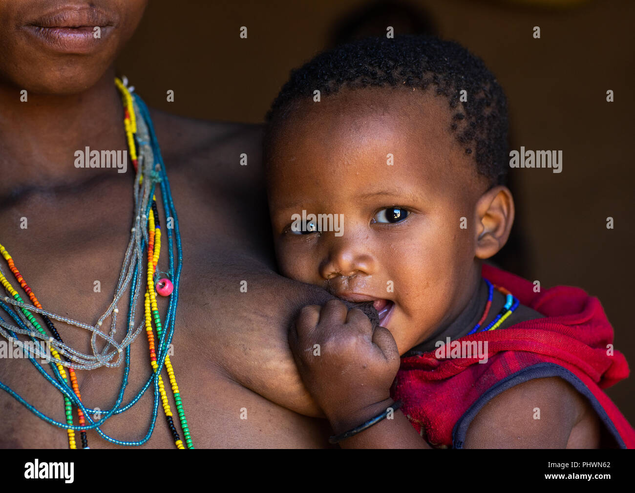 Close-up of woman breastfeeding her child. Katkari tribe Stock Photo - Alamy