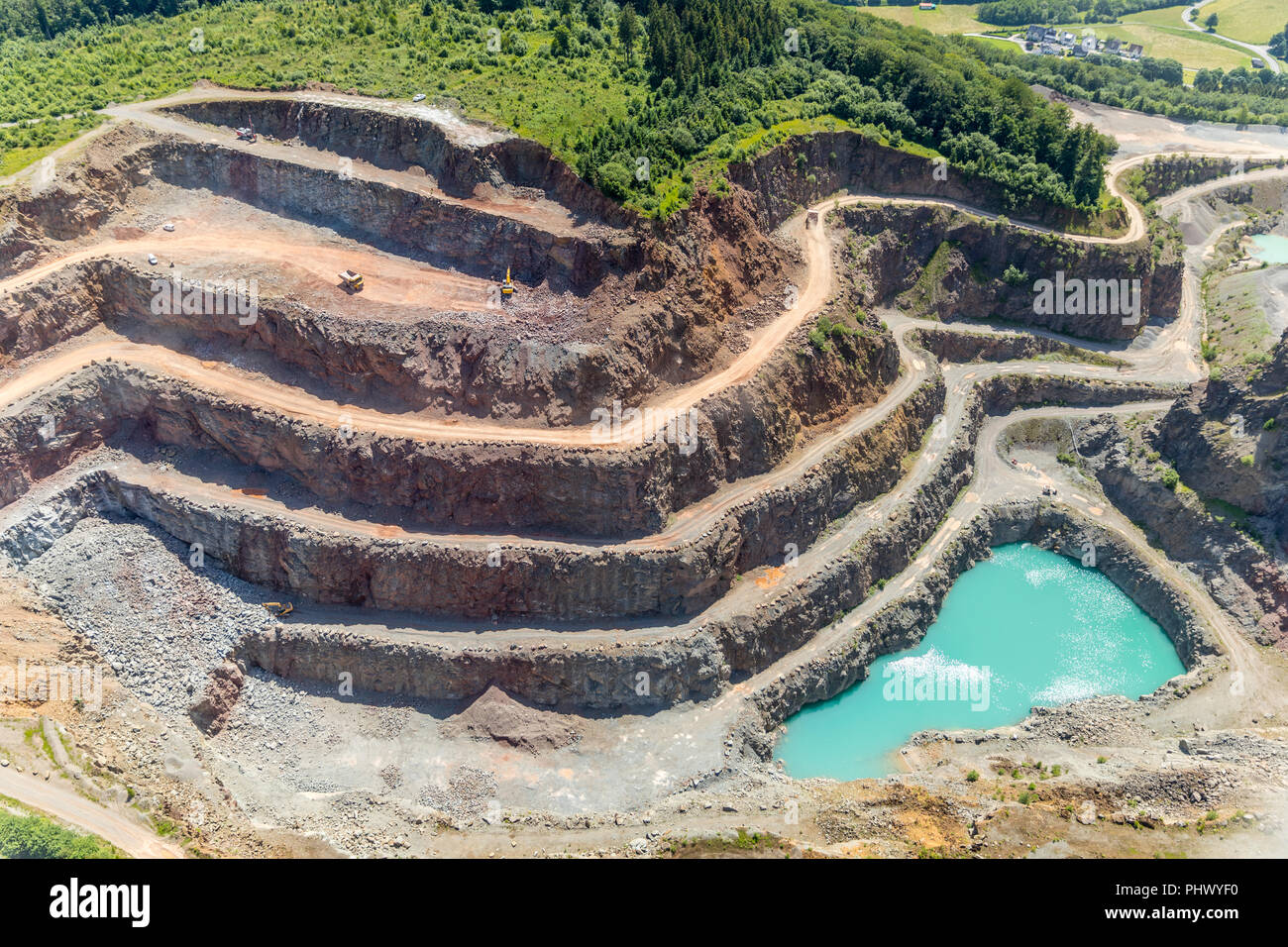 , Steinbruch Bilstein,Bilsteiner Höhen, Westdeutsche Grauwacke-Union GmbH, Steinbruchsee, türkisfarbenes Wasser, Brilon, Sauerland, Nordrhein-Westfale Stock Photo