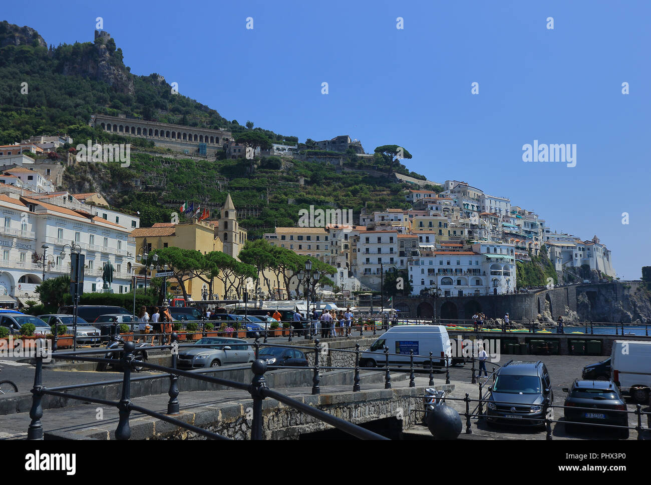 he crowded seafront in Amalfi Stock Photo - Alamy