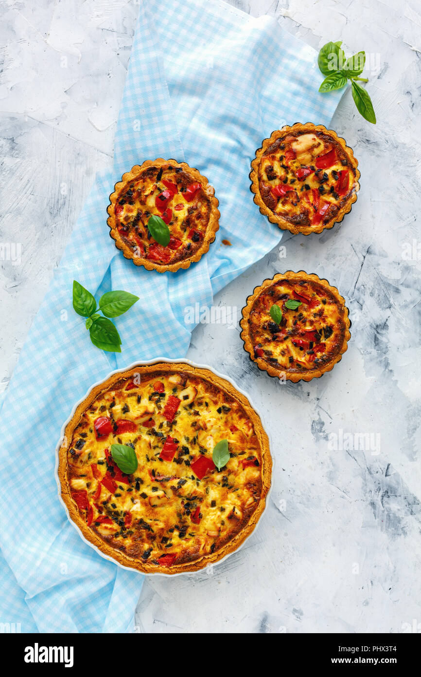 Homemade quiche with chicken, onions and pepper Stock Photo Alamy