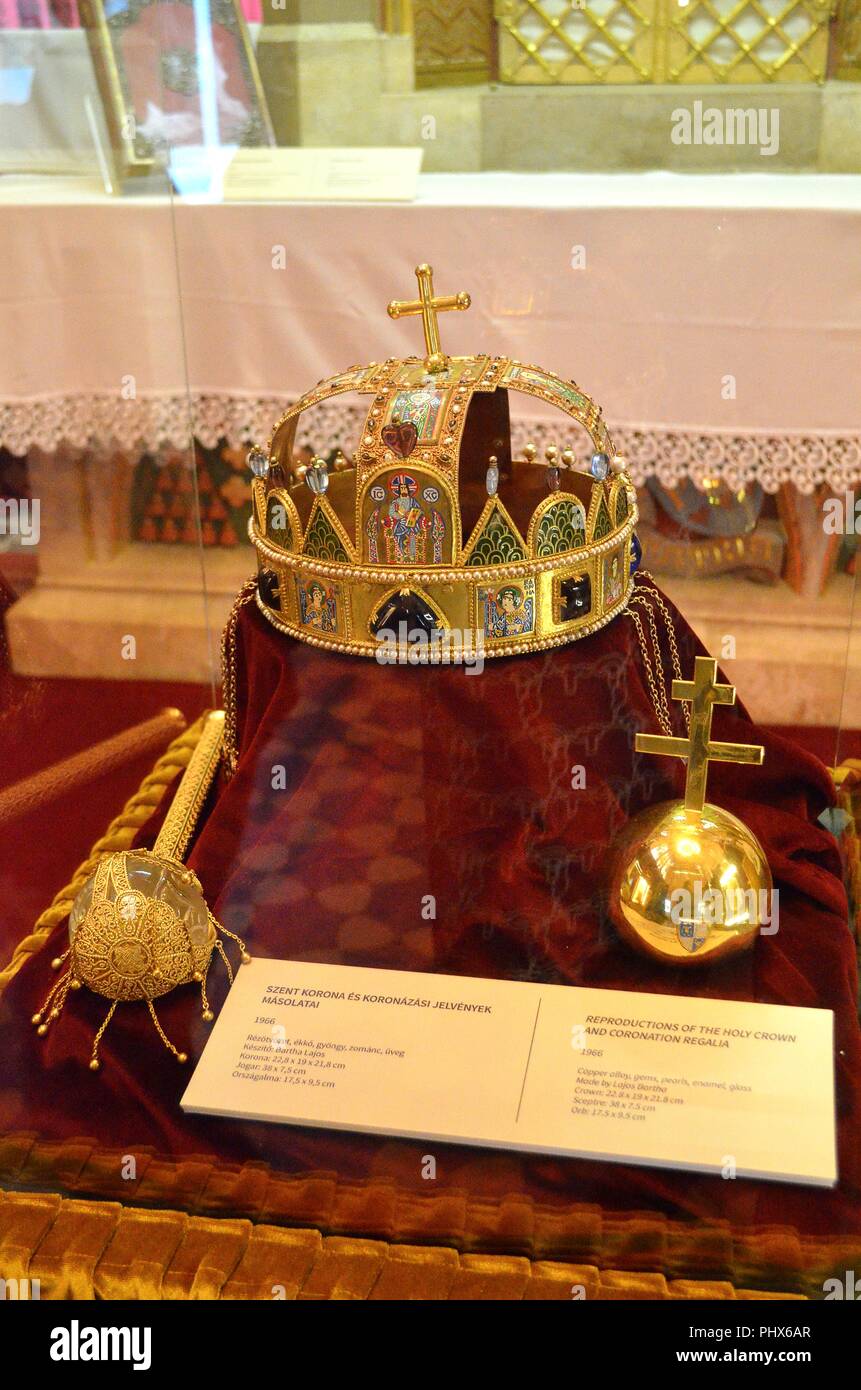 Matthias Church in Budapest; reproductions, 1966, of Holy Crown and regalia  for coronation of Emperor Franz Joseph I and Sissi of Austria- Hungary  Stock Photo - Alamy