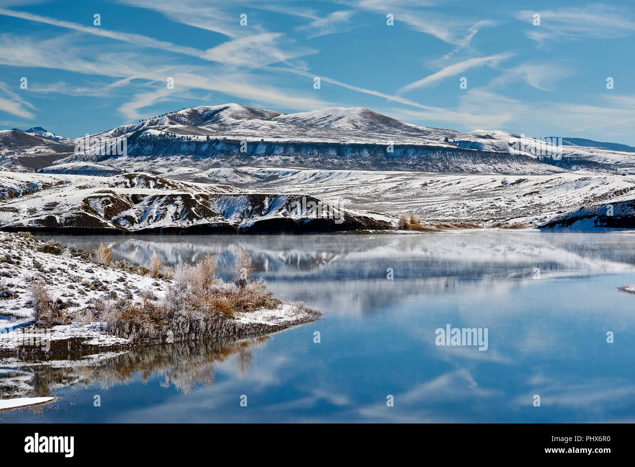 Wolford mountain reservoir hi res stock photography and images Alamy