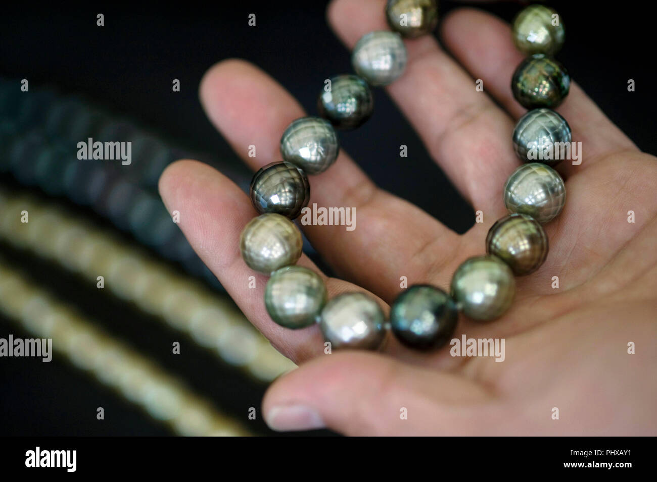 Pearls factory shop